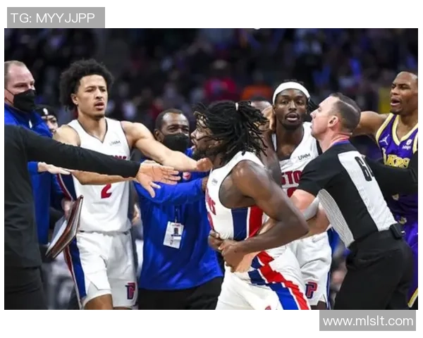 字母哥赛后愤怒撕毁球衣雄鹿惨败引发更衣室激烈冲突