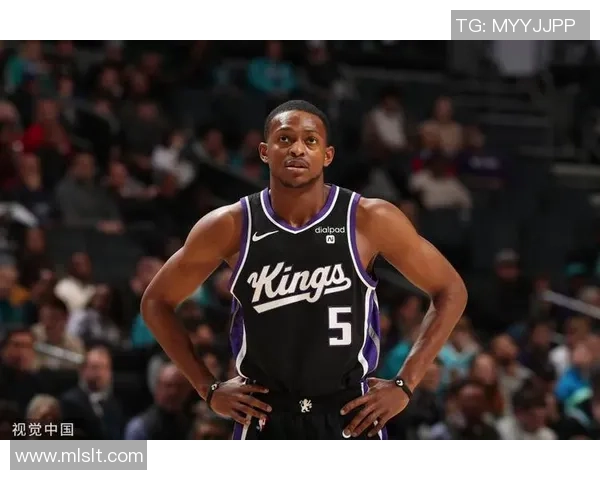 德阿隆福克斯引领国王崛起展现领袖风范与卓越球技