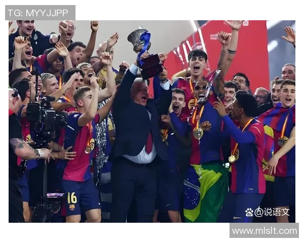 皇马与巴萨激战正酣双方球员拼尽全力争夺胜利